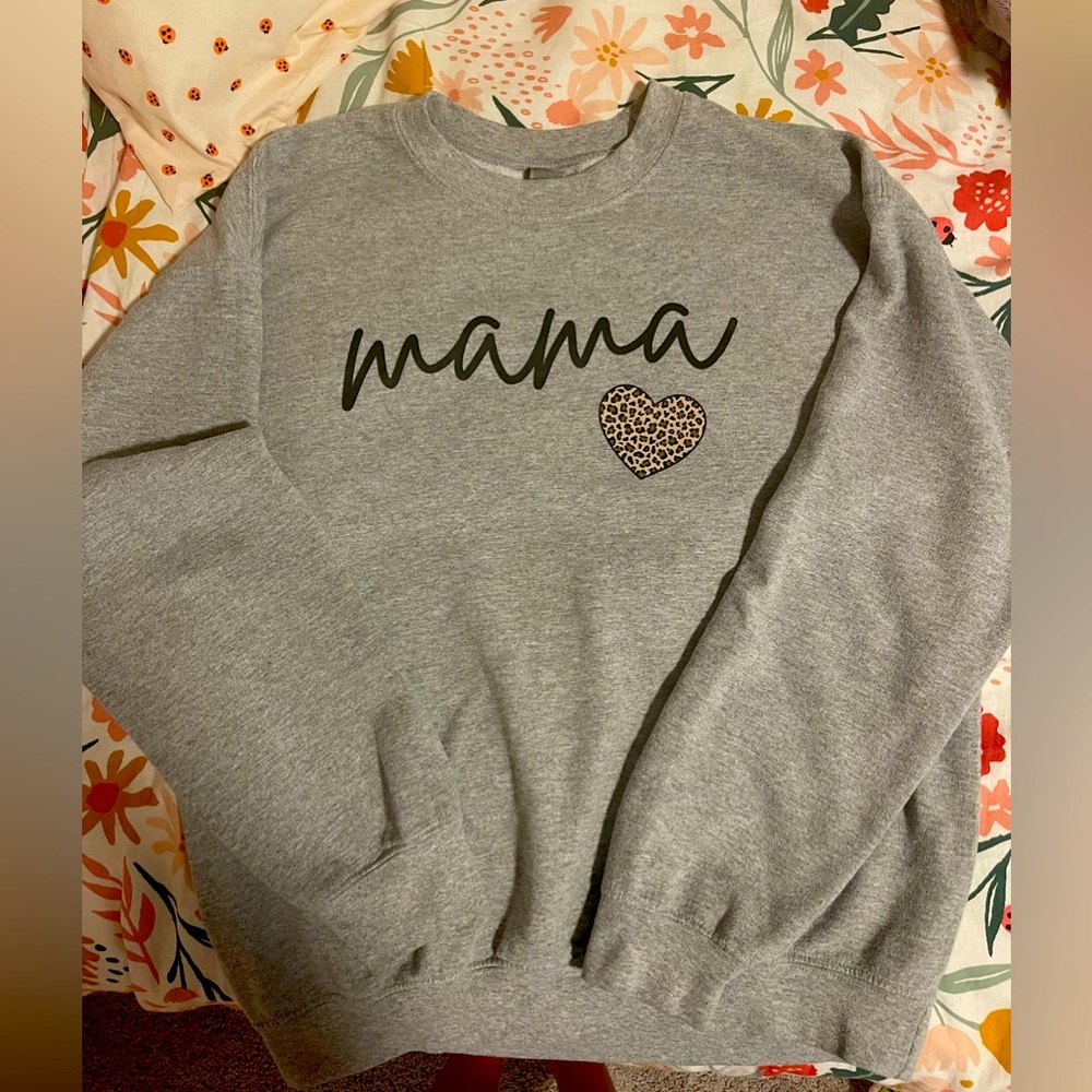 Mama sweatshirt// size medium